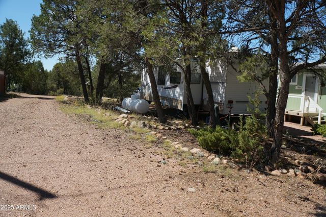 1988 Bradley Lane, Overgaard, AZ 85933