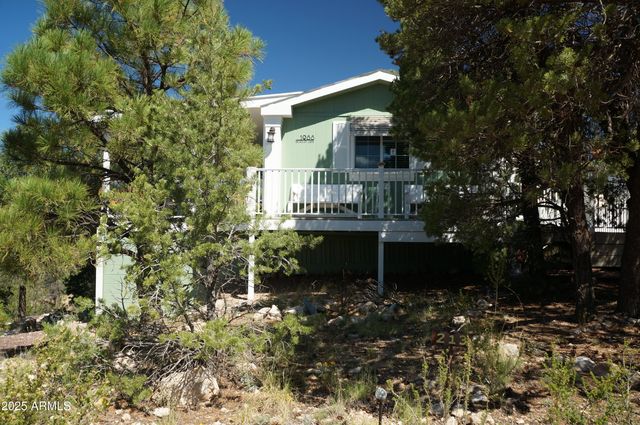 1988 Bradley Lane, Overgaard, AZ 85933