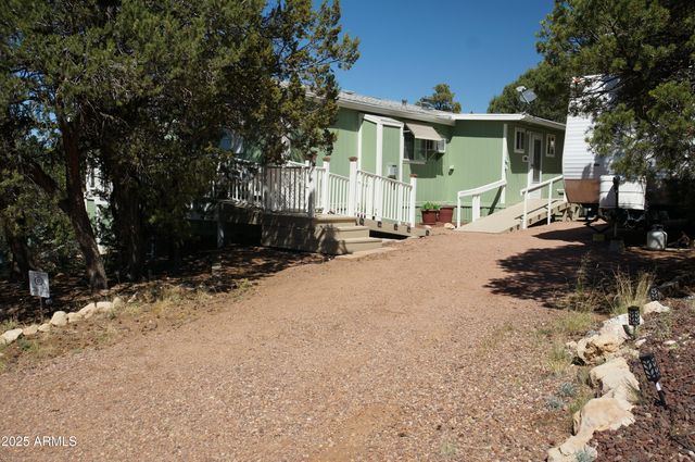 1988 Bradley Lane, Overgaard, AZ 85933