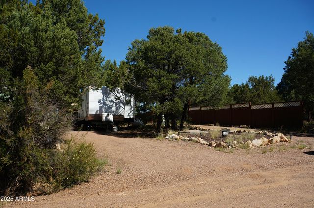 1988 Bradley Lane, Overgaard, AZ 85933