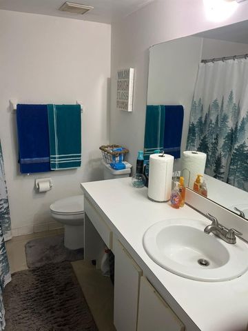 3053 N Oakland Forest Drive 201, Oakland Park, FL 33309