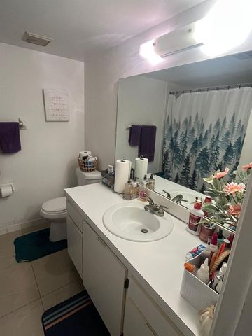 3053 N Oakland Forest Drive 201, Oakland Park, FL 33309