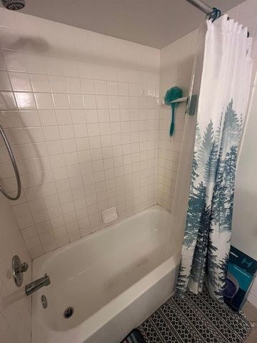 3053 N Oakland Forest Drive 201, Oakland Park, FL 33309