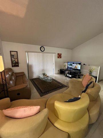 3053 N Oakland Forest Drive 201, Oakland Park, FL 33309