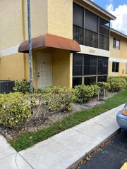 3053 N Oakland Forest Drive 201, Oakland Park, FL 33309