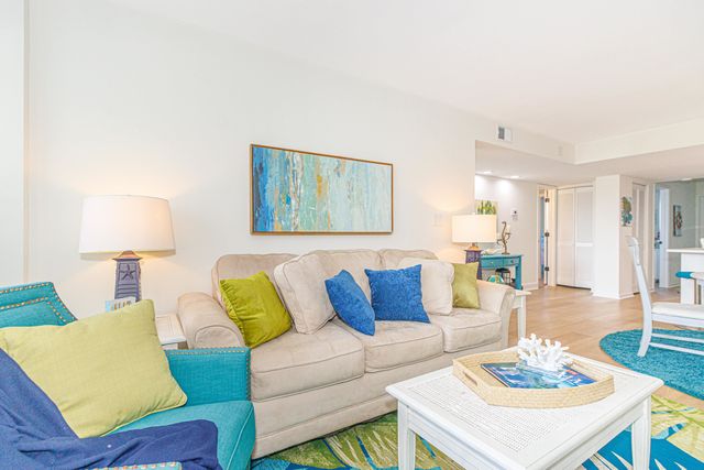 311 69th Ave N Apt 302, Myrtle Beach, SC 29572