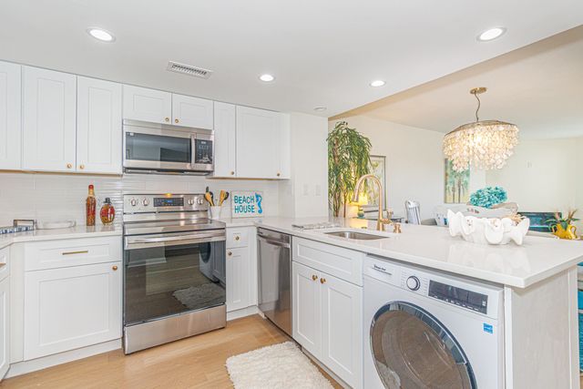 311 69th Ave N Apt 302, Myrtle Beach, SC 29572