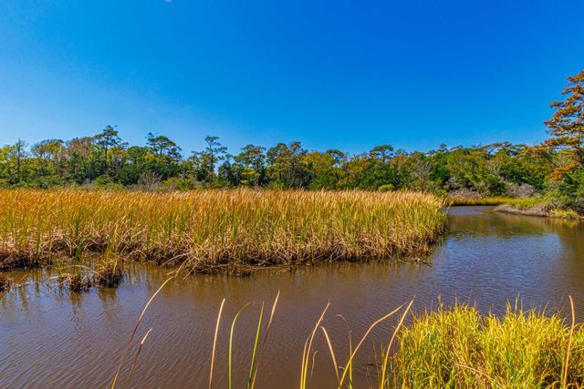 311 69th Ave N Apt 302, Myrtle Beach, SC 29572