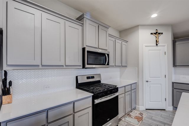 1221 Rolling Meadows Drive, Cedar Hill, TX 75104