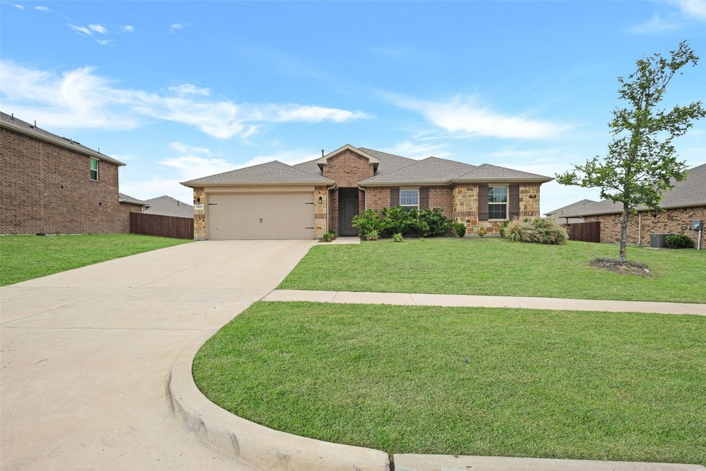 1221 Rolling Meadows Drive, Cedar Hill, TX 75104