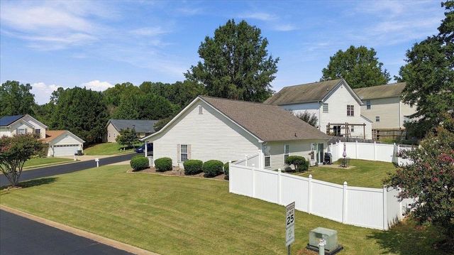 2 Jessica Way, Greer, SC 29651