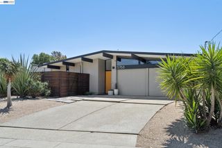 5768 Highwood Rd, Castro Valley, CA 94552