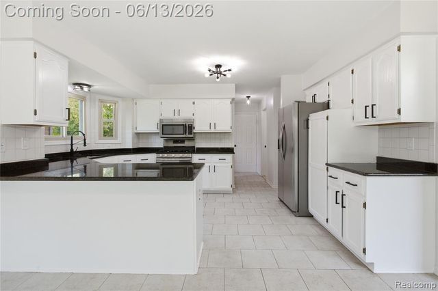 52658 Stag Ridge Drive, Macomb, MI 48042