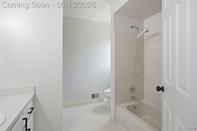 52658 Stag Ridge Drive, Macomb, MI 48042