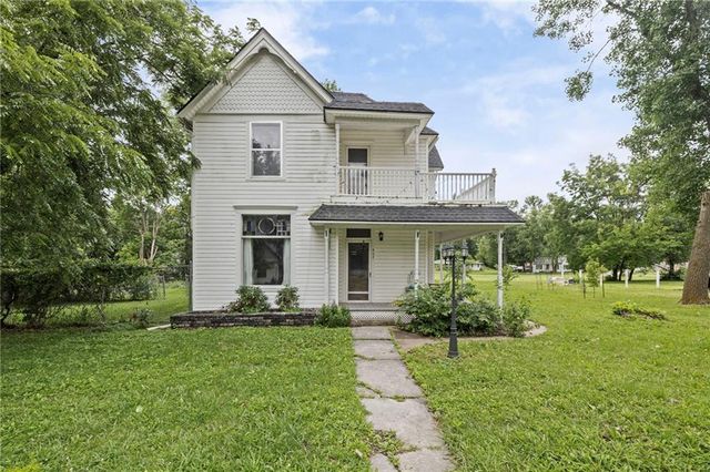 407 S 5th Street, Garden City, MO 64747