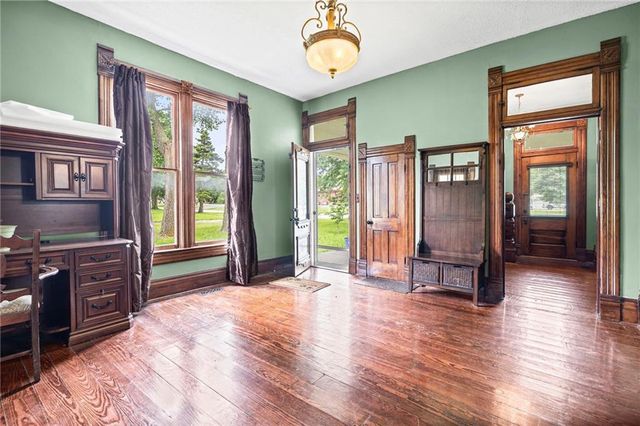 407 S 5th Street, Garden City, MO 64747