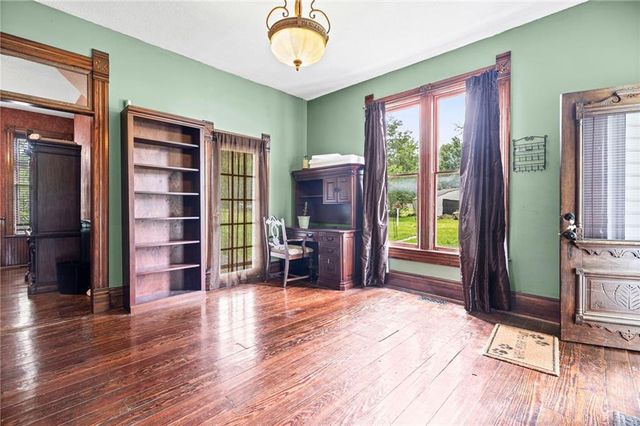 407 S 5th Street, Garden City, MO 64747