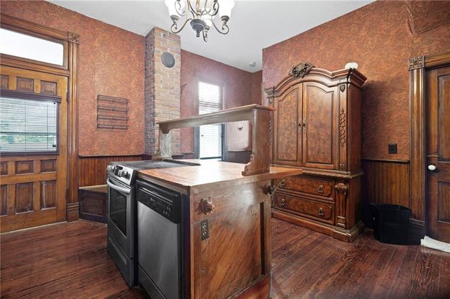 407 S 5th Street, Garden City, MO 64747