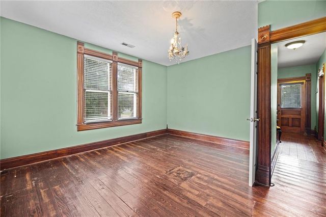 407 S 5th Street, Garden City, MO 64747