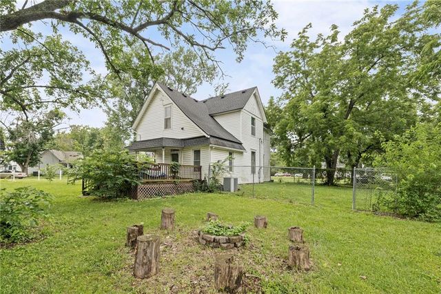 407 S 5th Street, Garden City, MO 64747