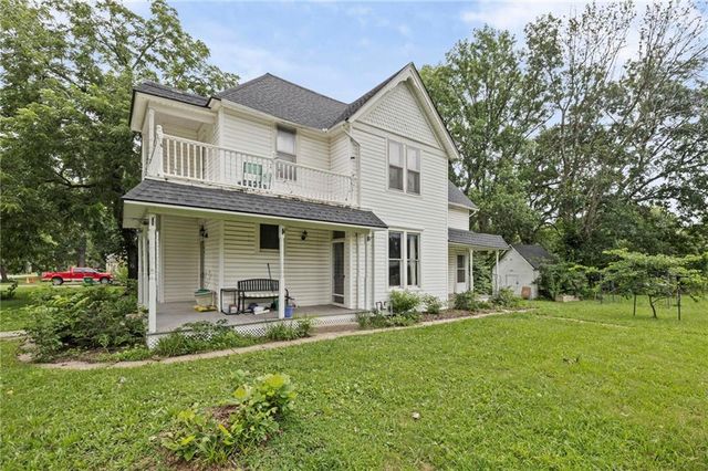 407 S 5th Street, Garden City, MO 64747