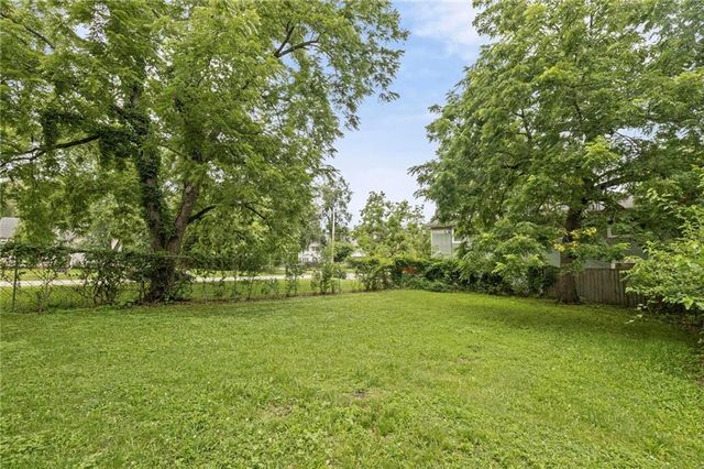 407 S 5th Street, Garden City, MO 64747