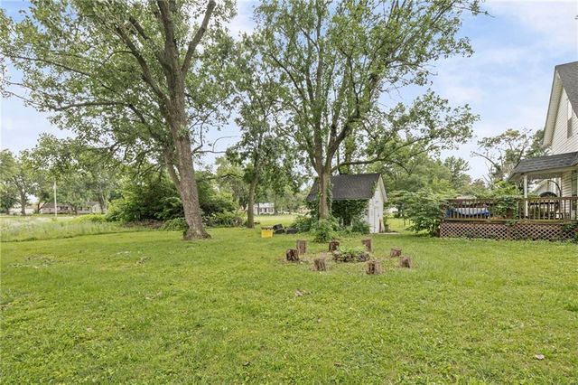 407 S 5th Street, Garden City, MO 64747