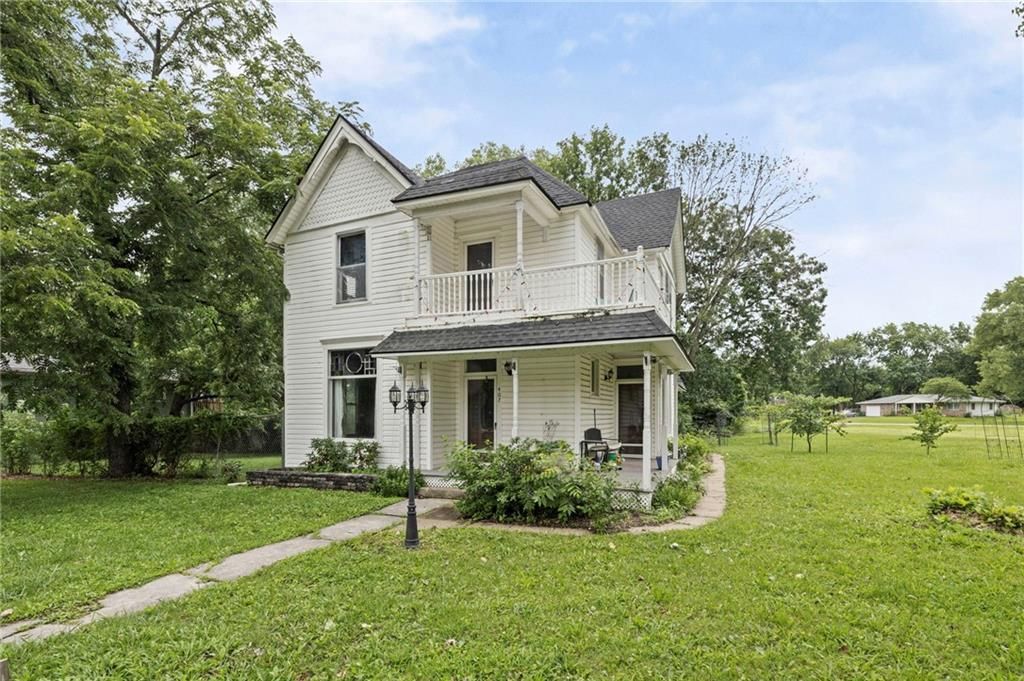 407 S 5th Street, Garden City, MO 64747