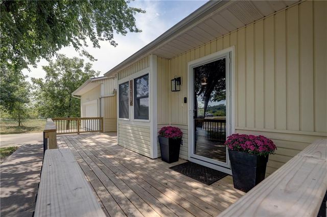 14788 Midway Drive, Excelsior Springs, MO 64024