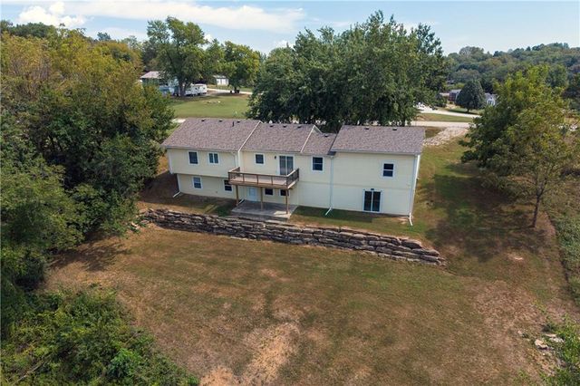 14788 Midway Drive, Excelsior Springs, MO 64024