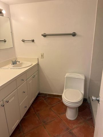 1801 S Treasure Dr 320, North Bay Village, FL 33141