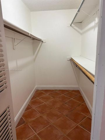 1801 S Treasure Dr 320, North Bay Village, FL 33141