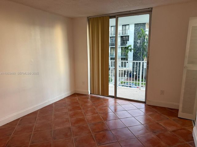 1801 S Treasure Dr 320, North Bay Village, FL 33141