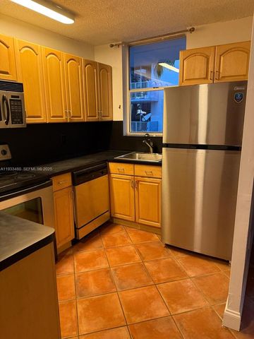 1801 S Treasure Dr 320, North Bay Village, FL 33141