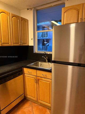 1801 S Treasure Dr 320, North Bay Village, FL 33141