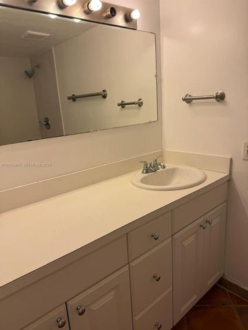 1801 S Treasure Dr 320, North Bay Village, FL 33141