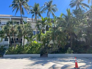 1801 S Treasure Dr 320, North Bay Village, FL 33141