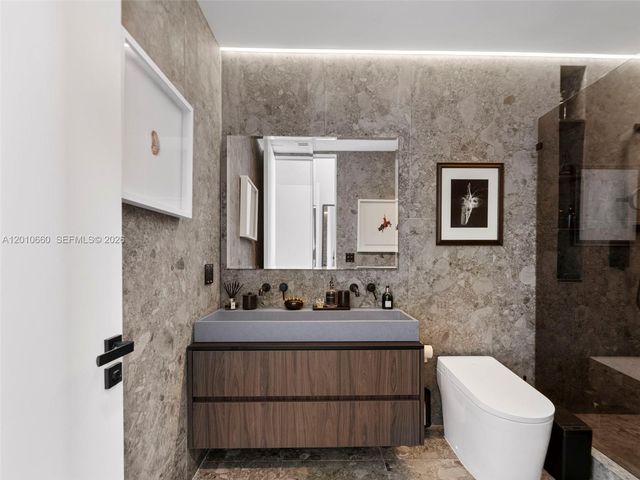 1900 N Bayshore Dr 903, Miami, FL 33132