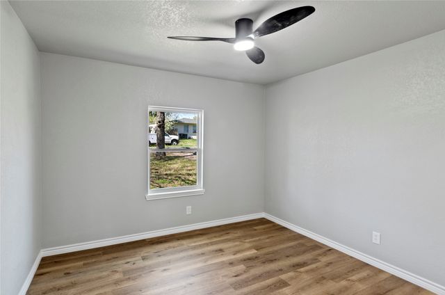 131 Long Street, Bowie, TX 76230