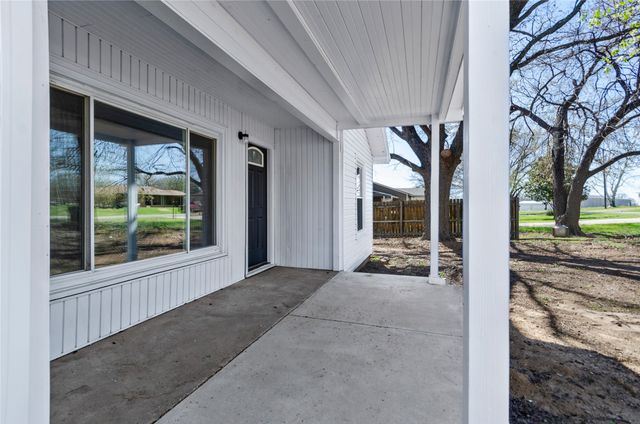 131 Long Street, Bowie, TX 76230