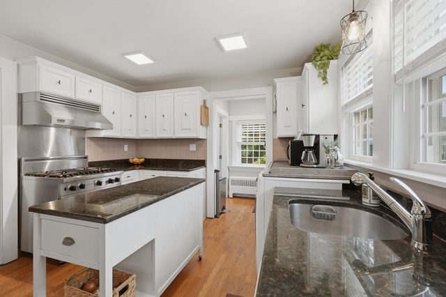 40 Shirley Street, Quincy, MA 02169