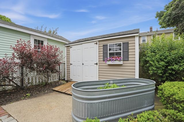 40 Shirley Street, Quincy, MA 02169