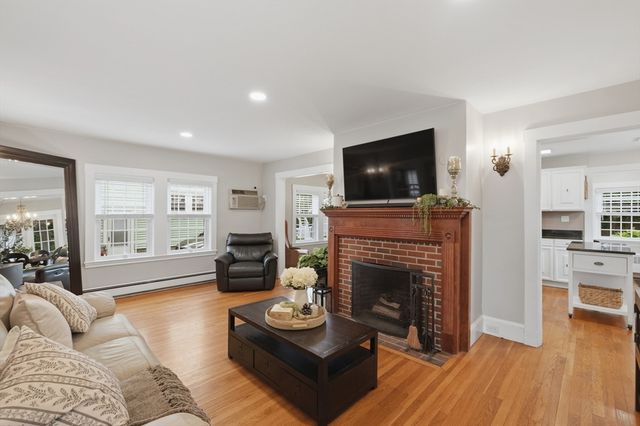 40 Shirley Street, Quincy, MA 02169