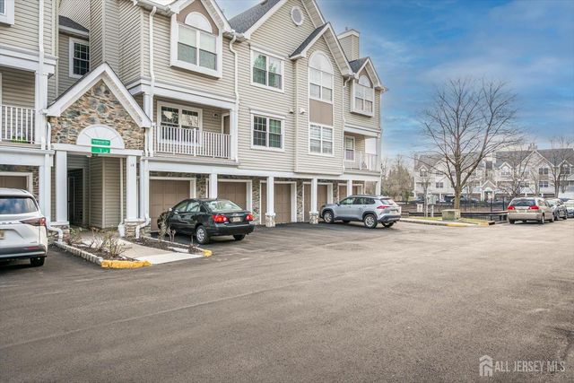 10 Guisborough Way, Edison, NJ 08820