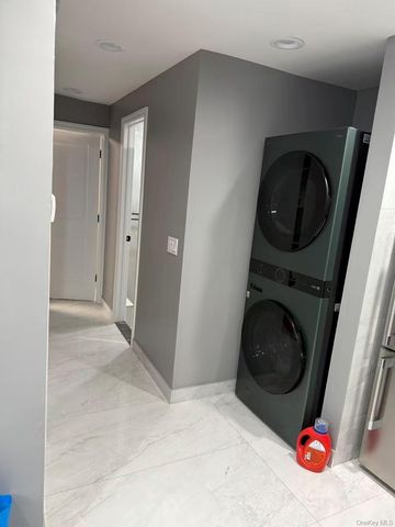 13218 Avery Avenue 4A, Flushing, NY 11355