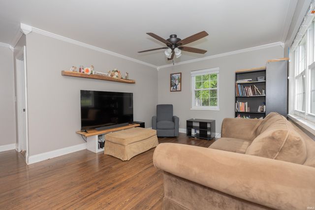 10000 Lockwood Lane, Newburgh, IN 47630