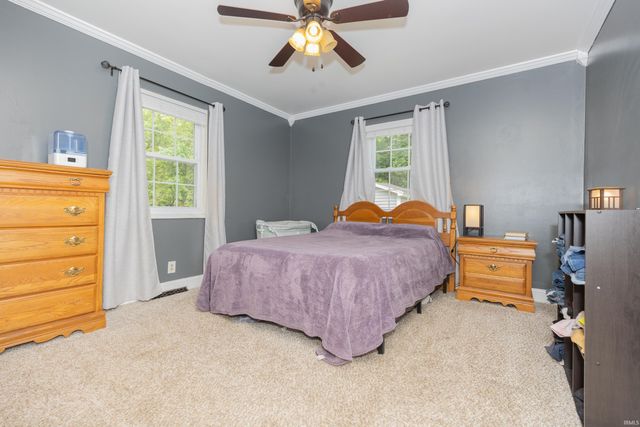 10000 Lockwood Lane, Newburgh, IN 47630