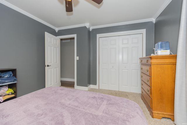 10000 Lockwood Lane, Newburgh, IN 47630
