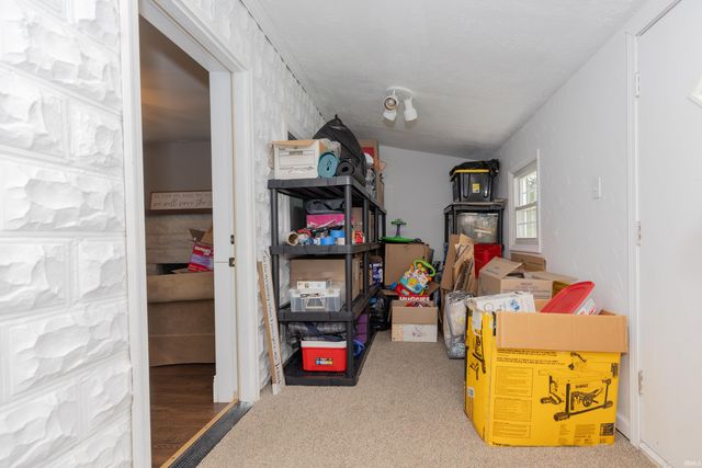 10000 Lockwood Lane, Newburgh, IN 47630
