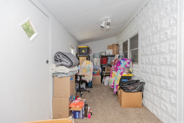 10000 Lockwood Lane, Newburgh, IN 47630